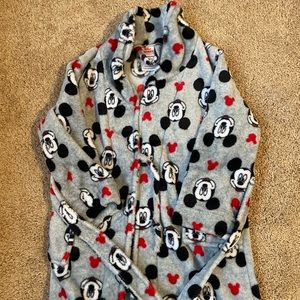 Mickey Mouse Valentine’s Day heart bath robe